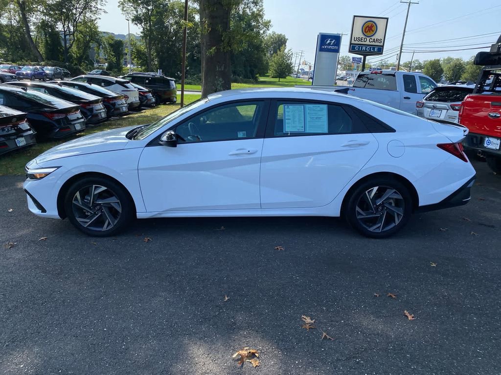 Used 2025 Hyundai Elantra Sport image 7