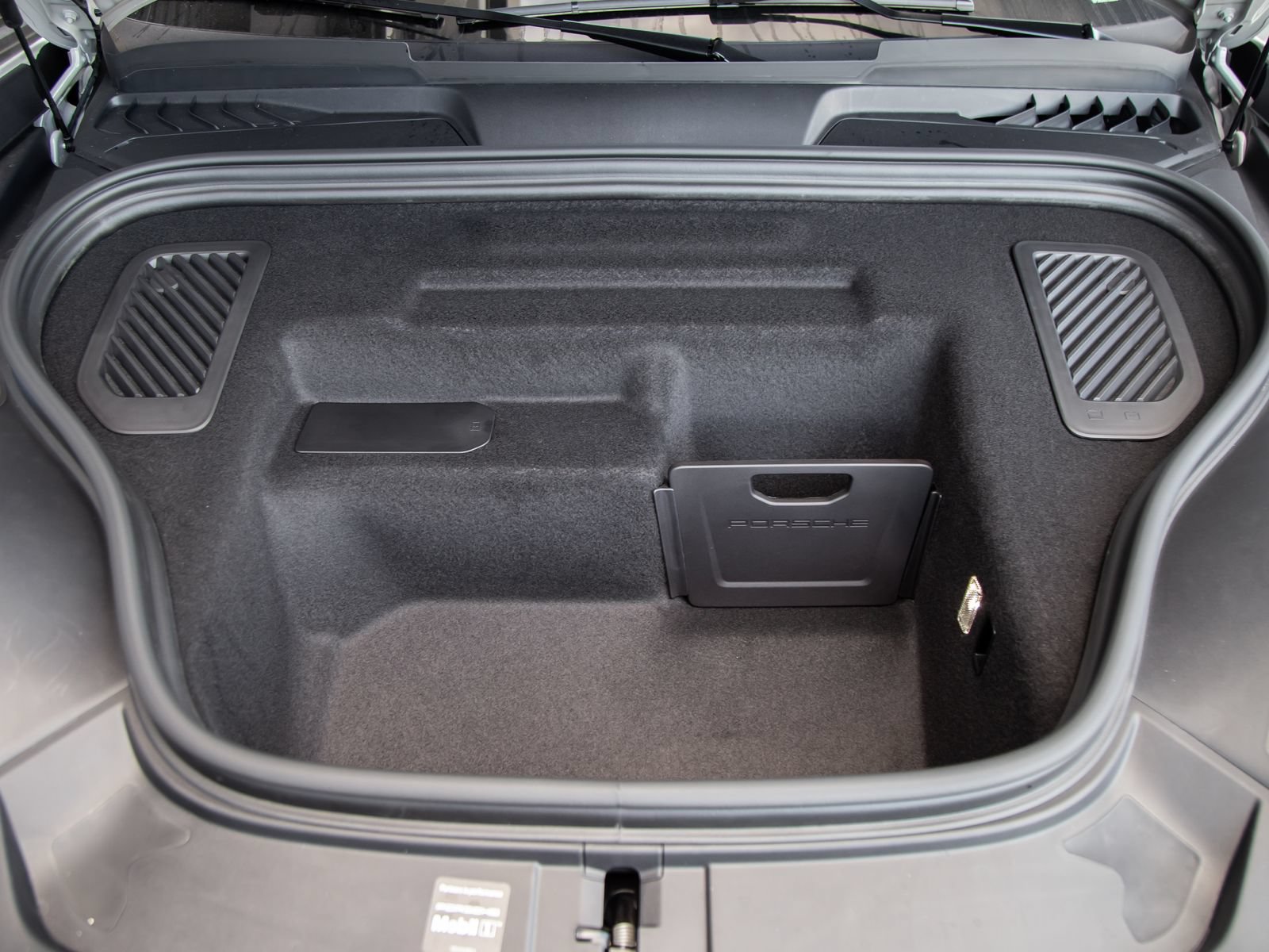 New 2026 Porsche Macan 4 Electric AWD/4WD image 27