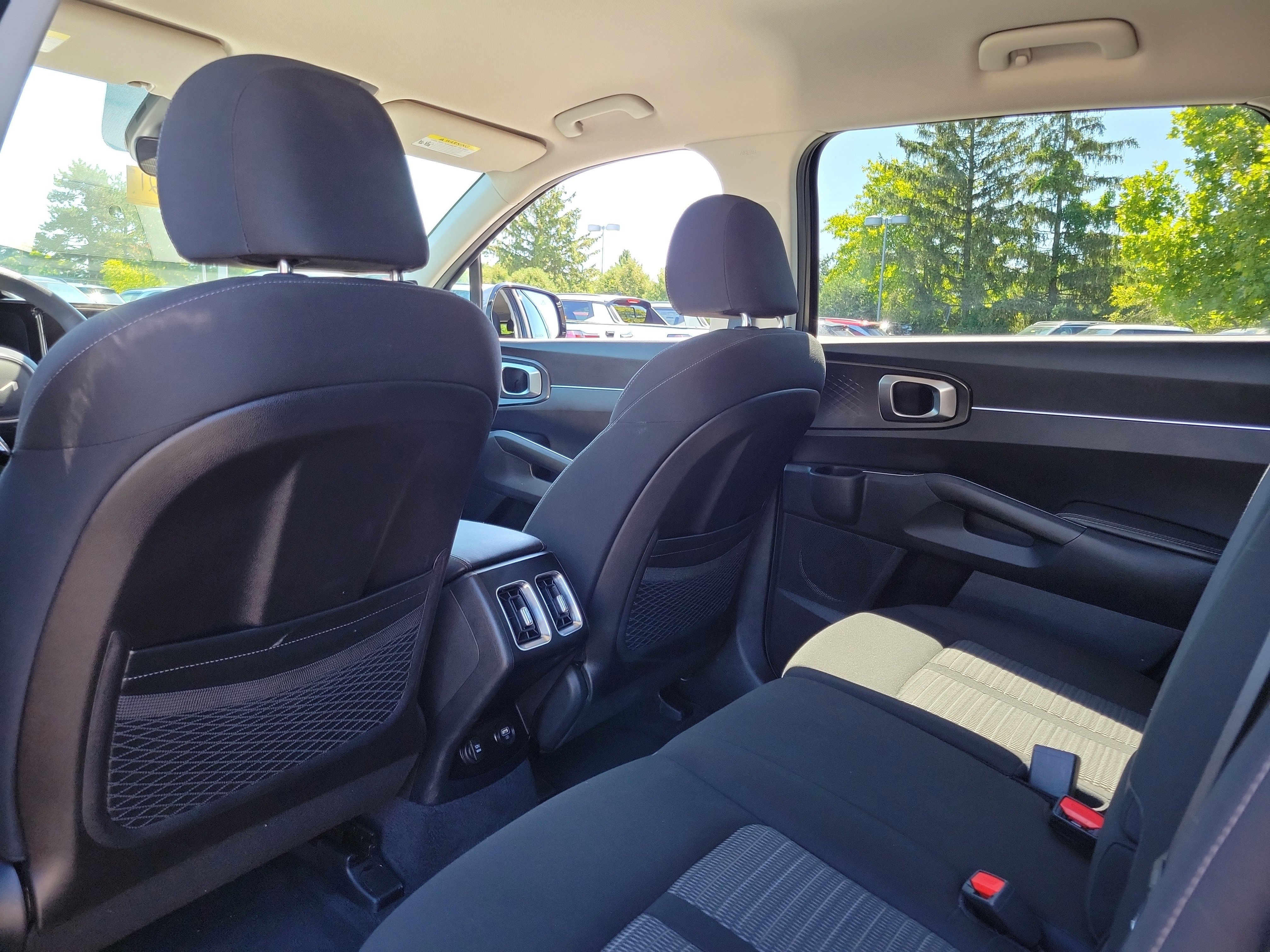 Used 2023 Kia Sorento LX image 14