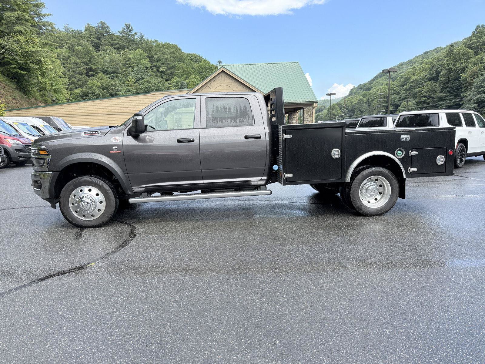 New 2026 RAM 4500 Tradesman w/ Chrome Appearance Group AWD/4WD image 18