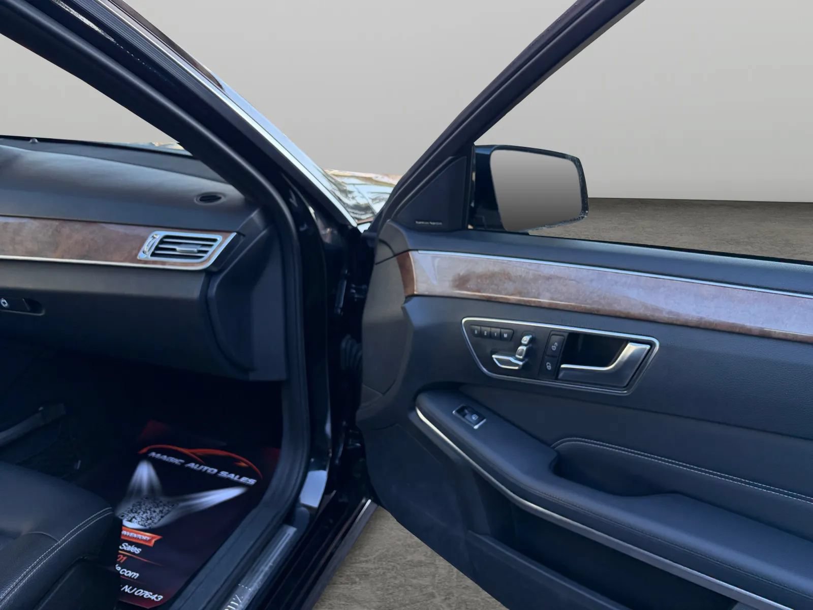 Used 2016 Mercedes-Benz E 350 4MATIC Sedan image 19
