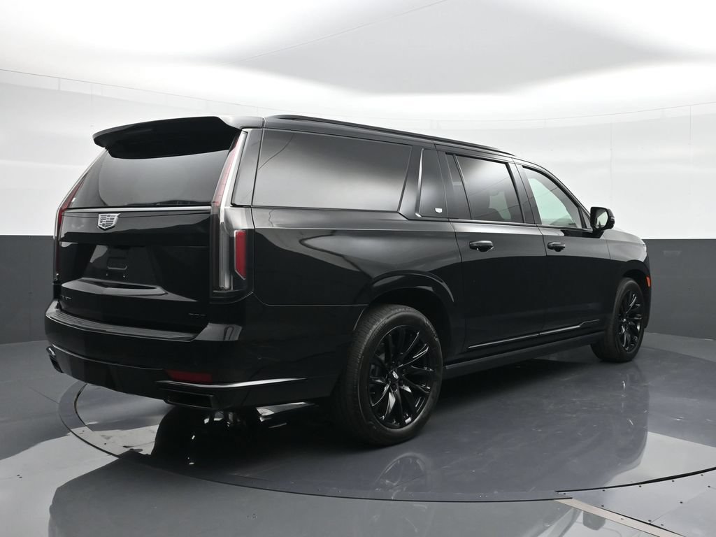 Used 2023 Cadillac Escalade ESV Sport Platinum w/ LPO, ONYX Package AWD/4WD image 14
