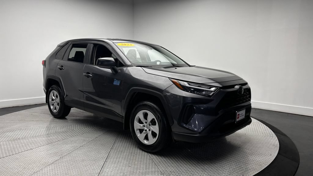 Used 2023 Toyota RAV4 LE AWD/4WD image 39