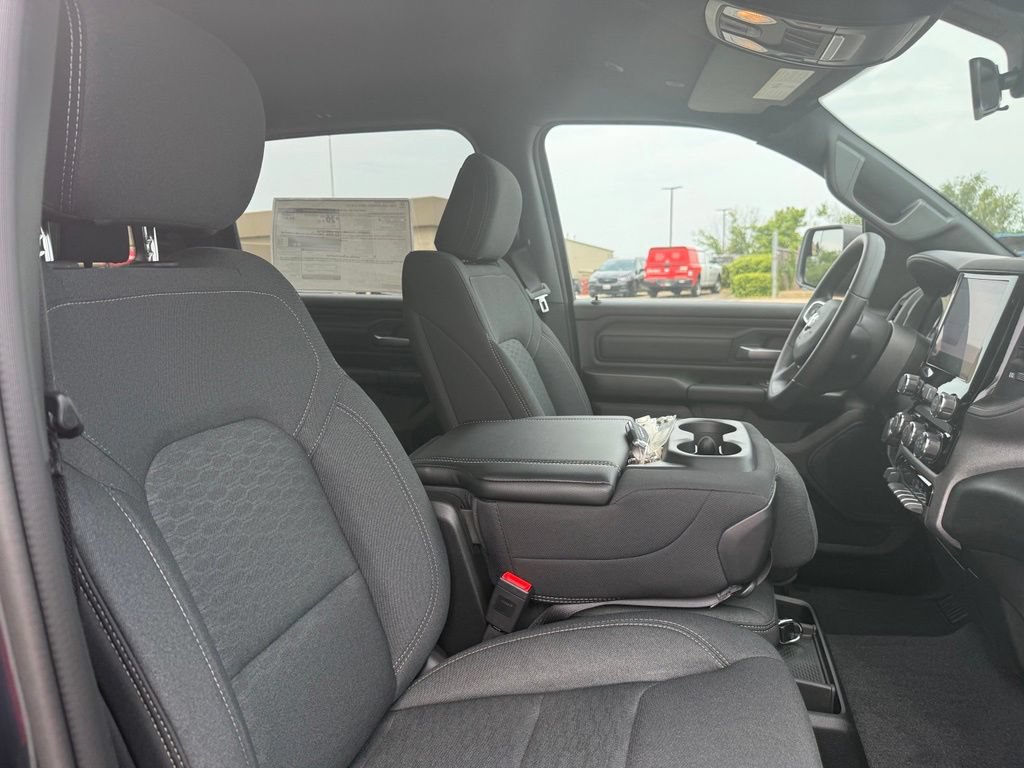 New 2026 RAM 1500 Express AWD/4WD image 18