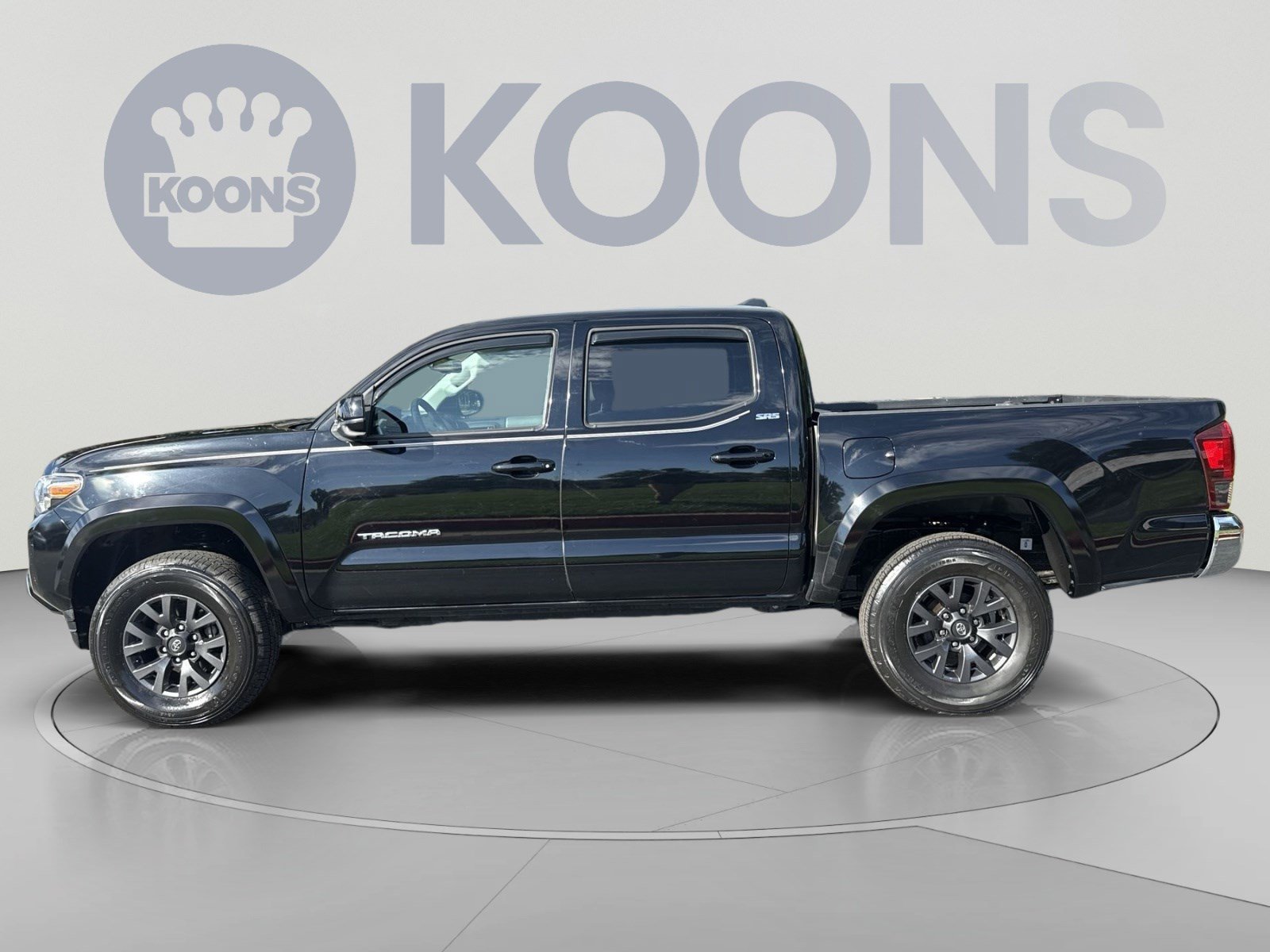 Used 2023 Toyota Tacoma SR5 RWD image 2