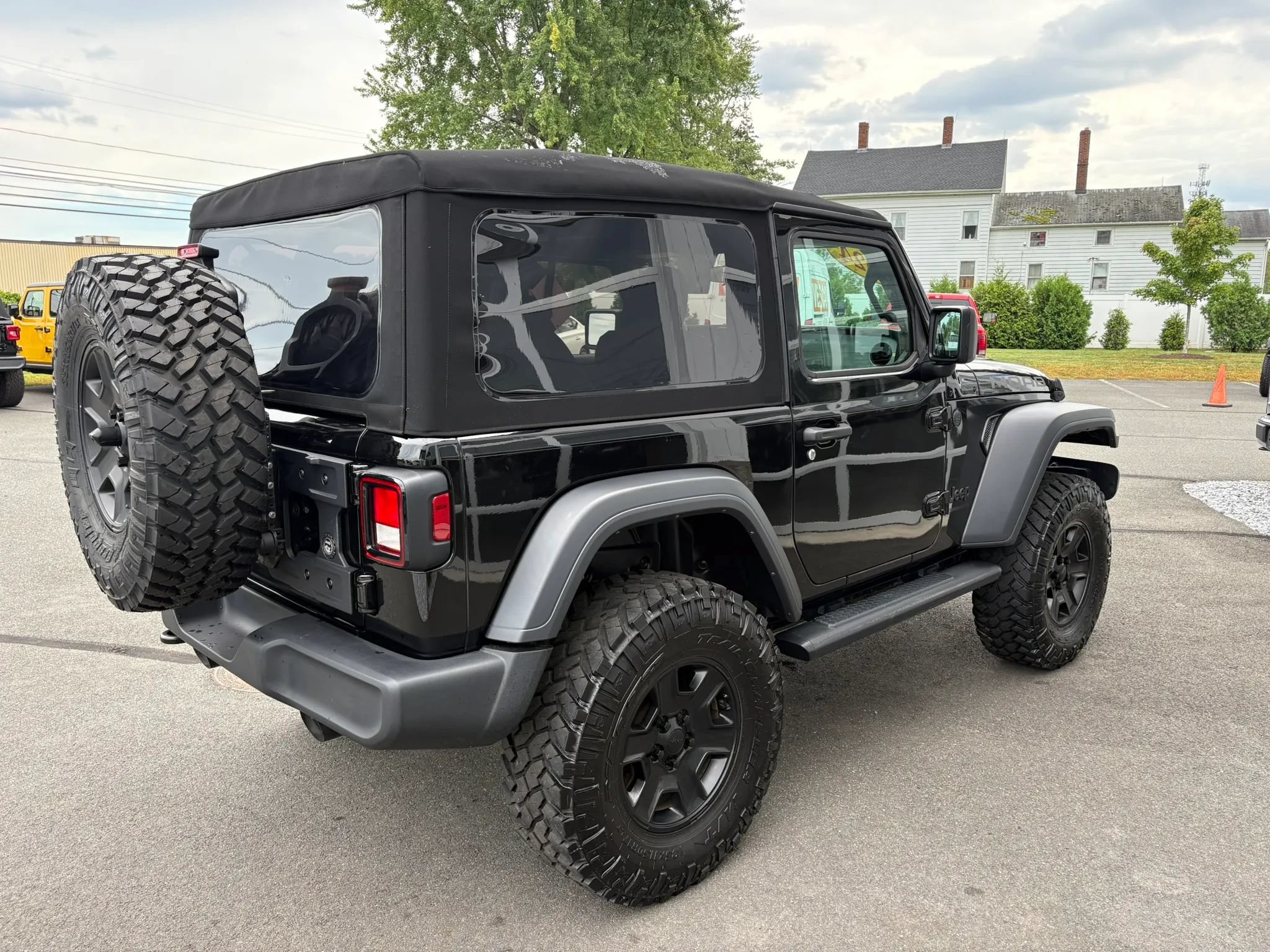 Used 2024 Jeep Wrangler Sport AWD/4WD image 4
