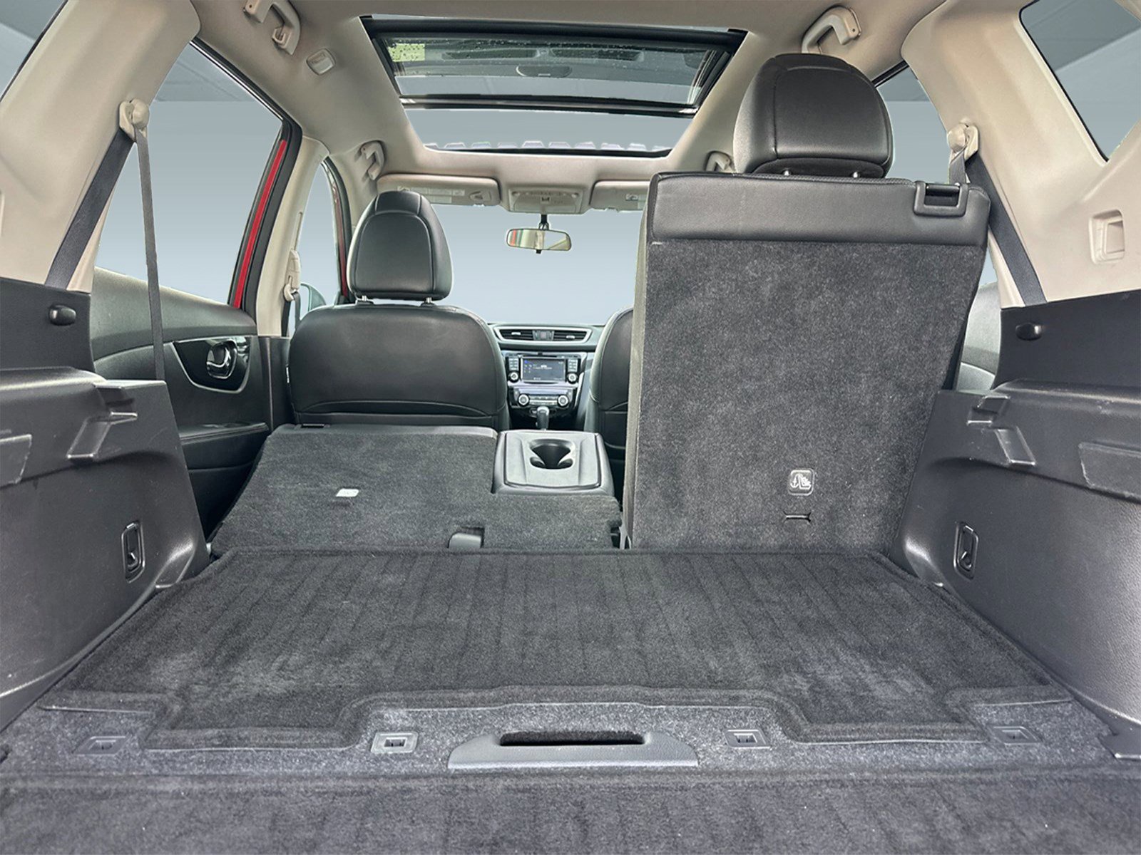 Used 2016 Nissan Rogue SL w/ SL Premium Package image 32