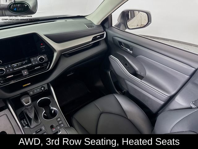 Used 2024 Toyota Highlander XLE image 23