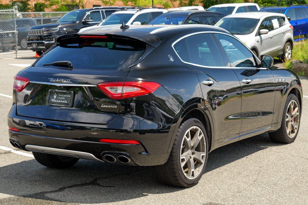 Used 2017 Maserati Levante S AWD/4WD image 7