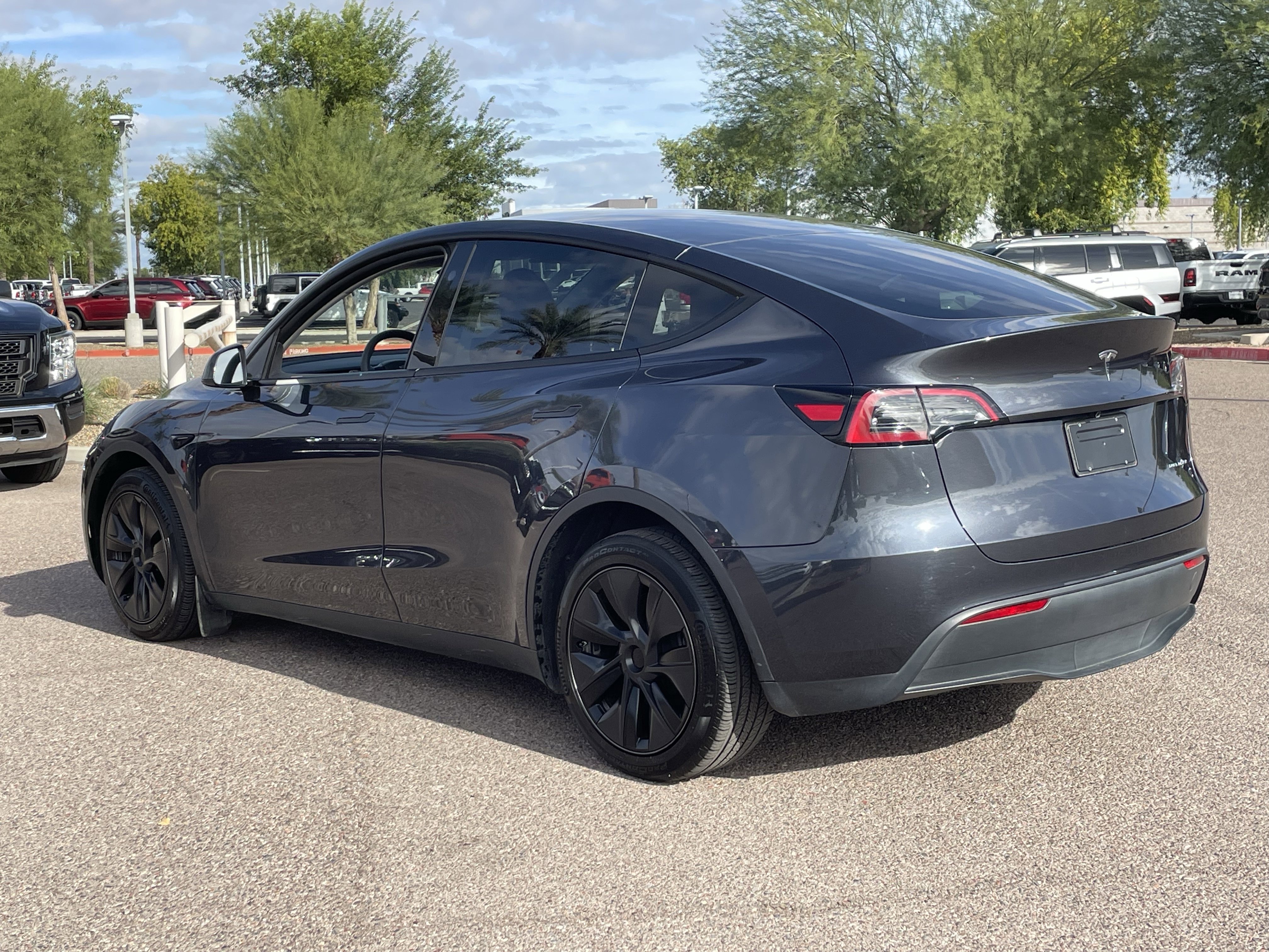 Used 2025 Tesla Model Y Long Range image 5