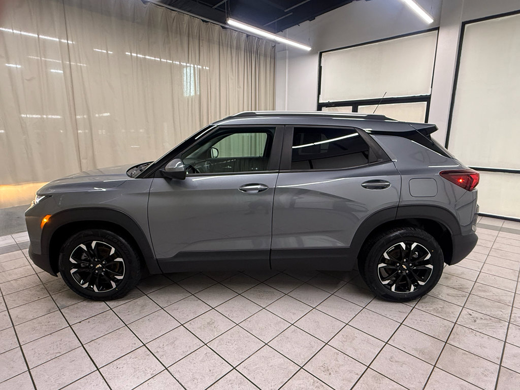 Used 2021 Chevrolet TrailBlazer LT FWD image 9