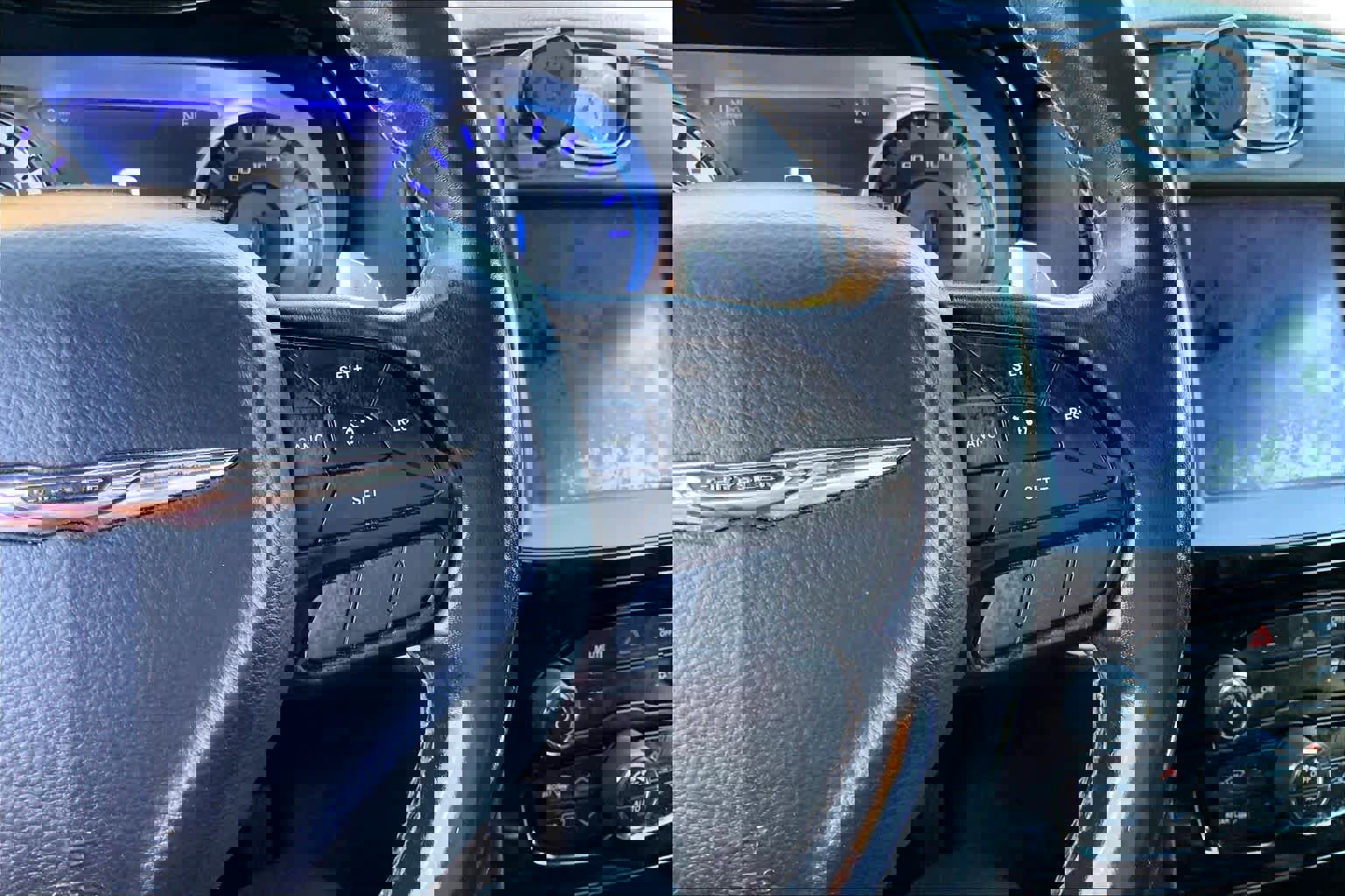 Used 2019 Chrysler 300 S image 25