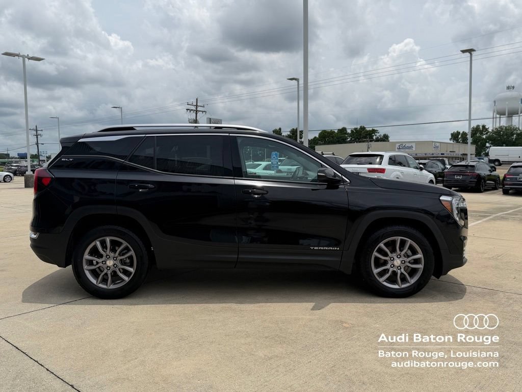 Used 2024 GMC Terrain SLT FWD image 2