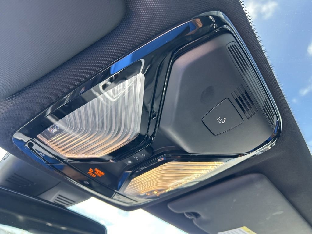 Used 2025 BMW 330i xDrive Sedan w/ Convenience Package image 42