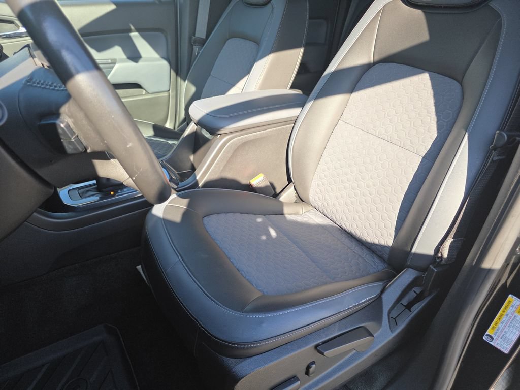 Used 2018 Chevrolet Colorado Z71 AWD/4WD image 17