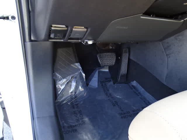 Used 2025 Toyota RAV4 Limited w/ Advanced Technology Package FWD image 15