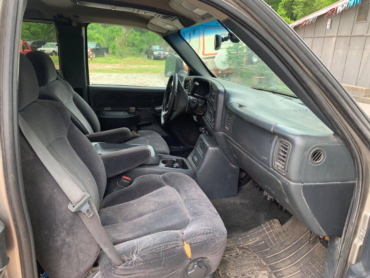 Used 2000 Chevrolet Silverado 2500 LS w/ Snow Plow Prep Pkg AWD/4WD image 14