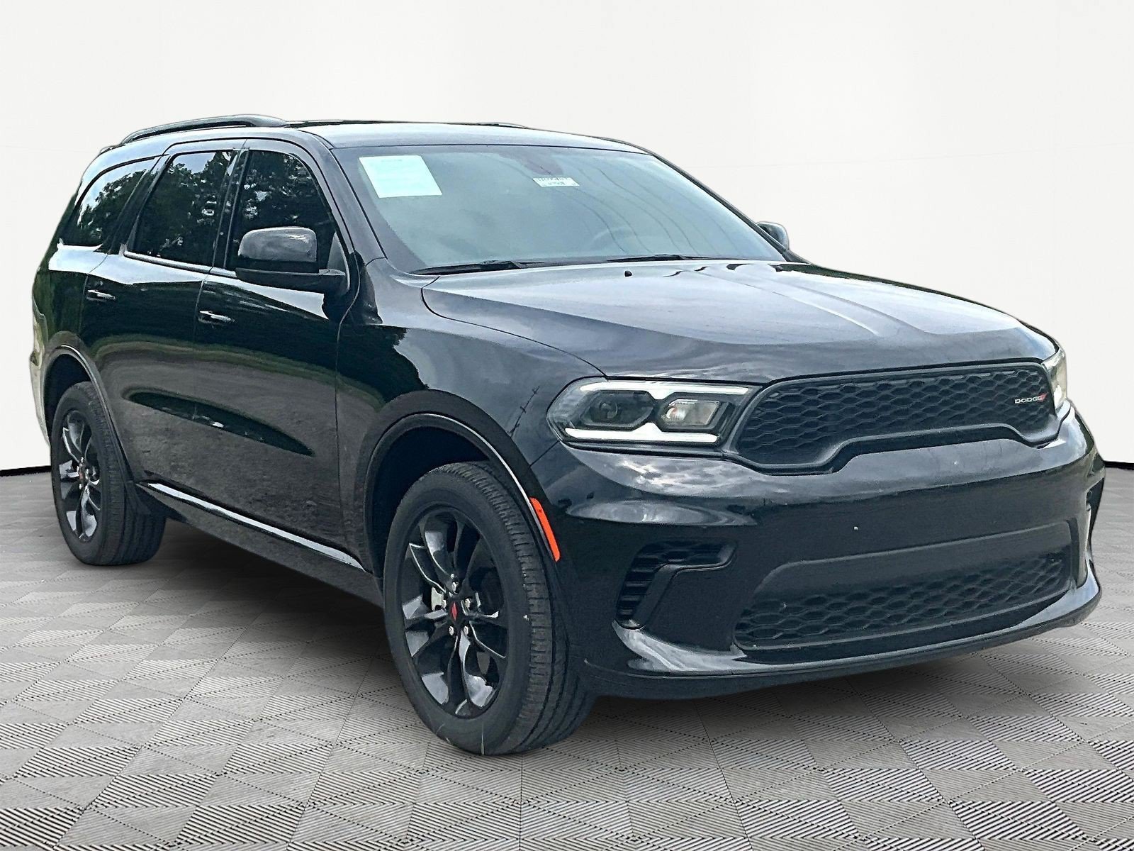 Used 2025 Dodge Durango GT w/ Blacktop Package AWD/4WD image 3