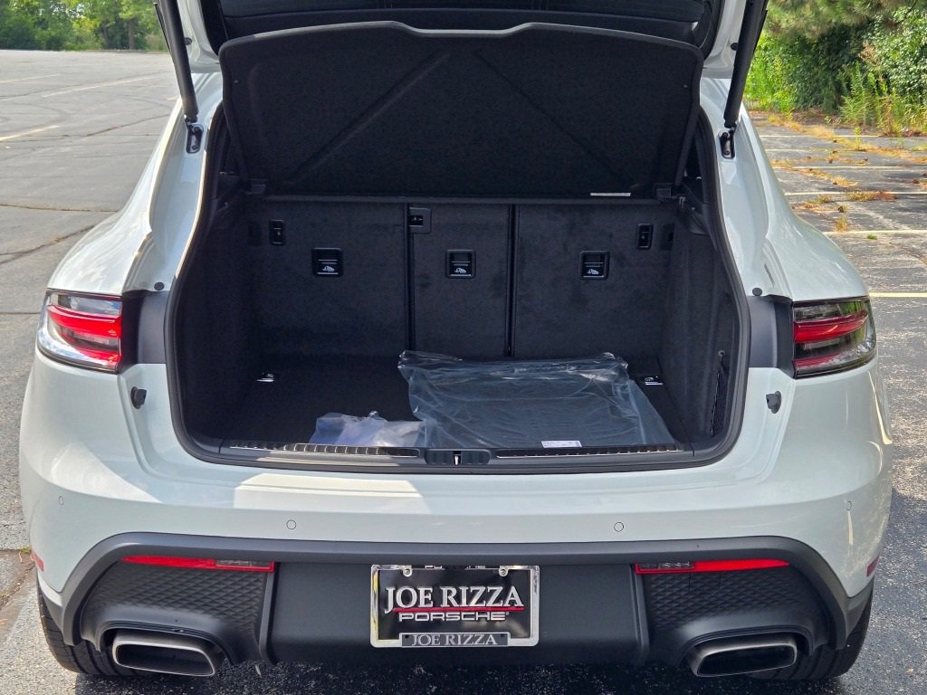 New 2026 Porsche Macan image 16