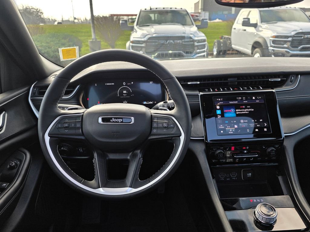 Used 2024 Jeep Grand Cherokee L Altitude image 34