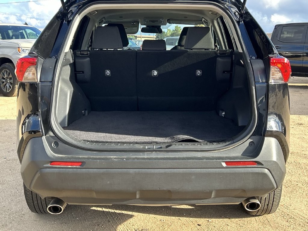 Used 2025 Toyota RAV4 XLE FWD image 30