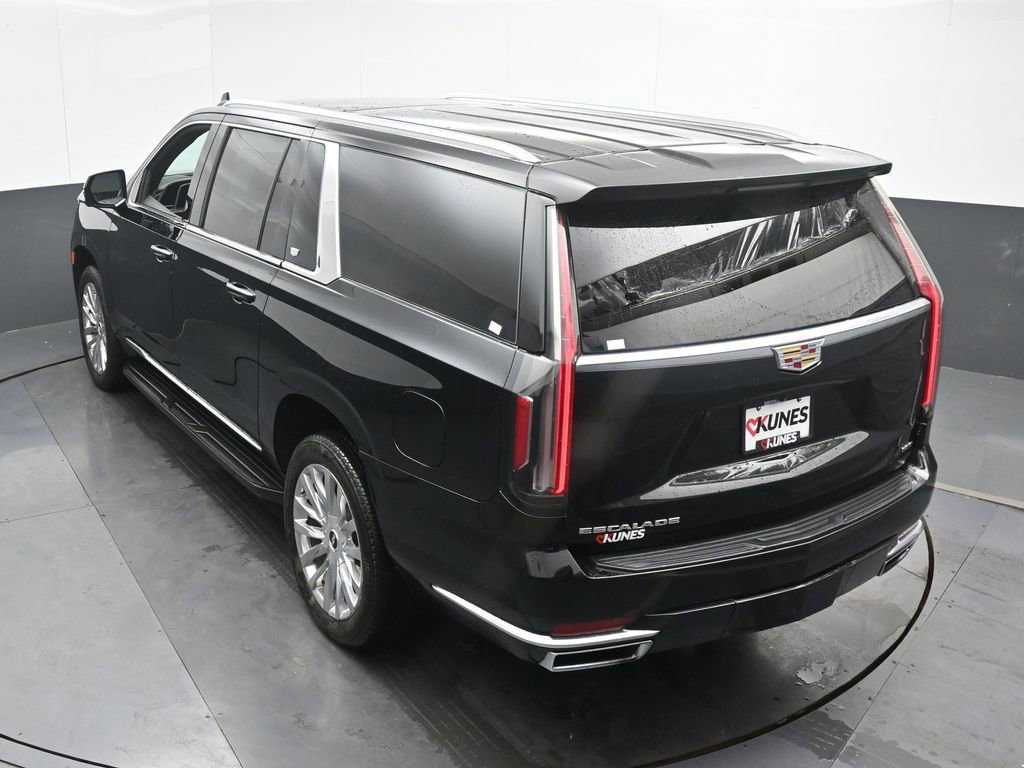 Used 2023 Cadillac Escalade ESV Premium Luxury image 45