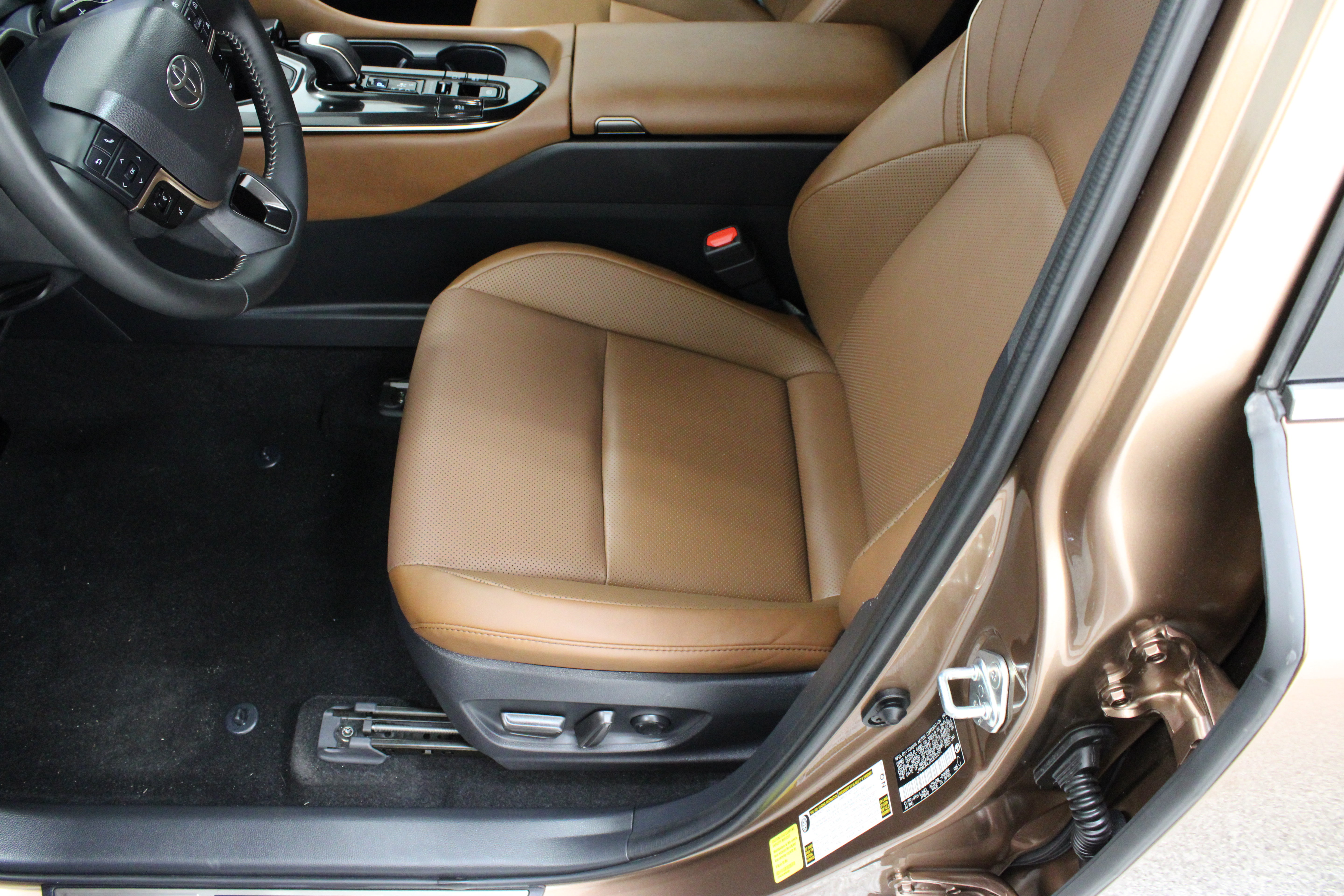 Certified 2025 Toyota Crown Signia w/ Advanced Technology Package AWD/4WD image 15