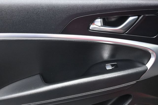 Used 2021 Genesis G70 2.0T RWD image 13