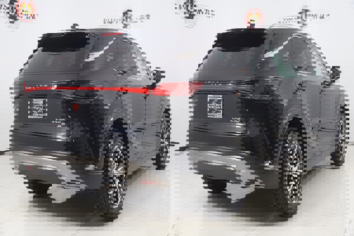 Used 2023 Lexus RX 350 Premium image 3