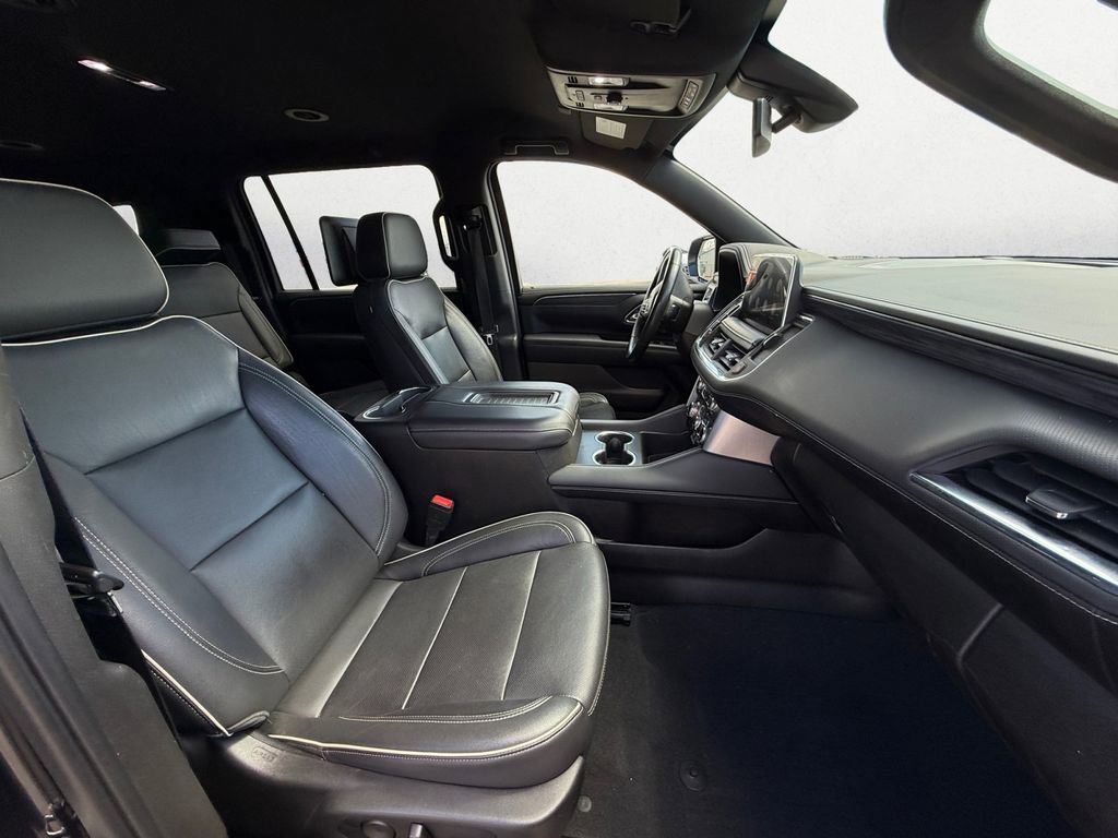 Used 2021 GMC Yukon XL SLT w/ Rear Media and Nav Package image 10