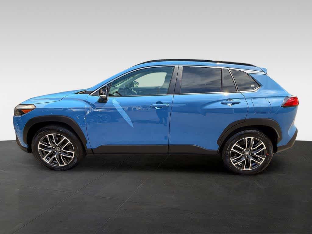 Used 2026 Toyota Corolla Cross XLE w/ Convenience Package FWD image 3