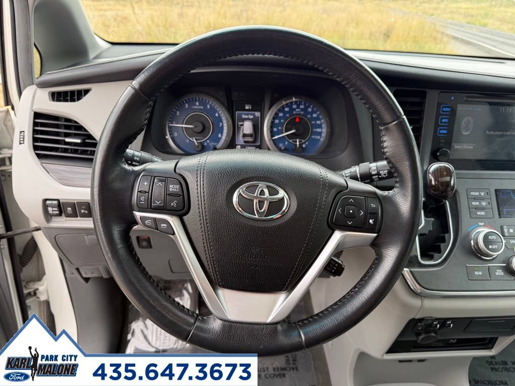 Used 2015 Toyota Sienna XLE Premium FWD image 17