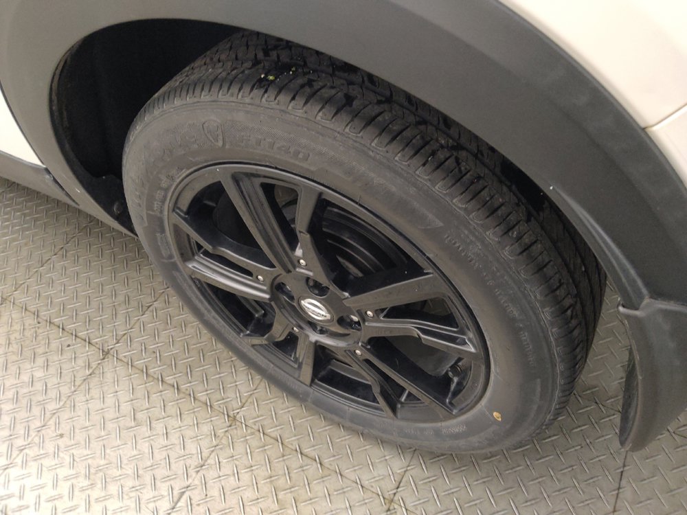 Used 2020 Nissan Kicks SR FWD image 31