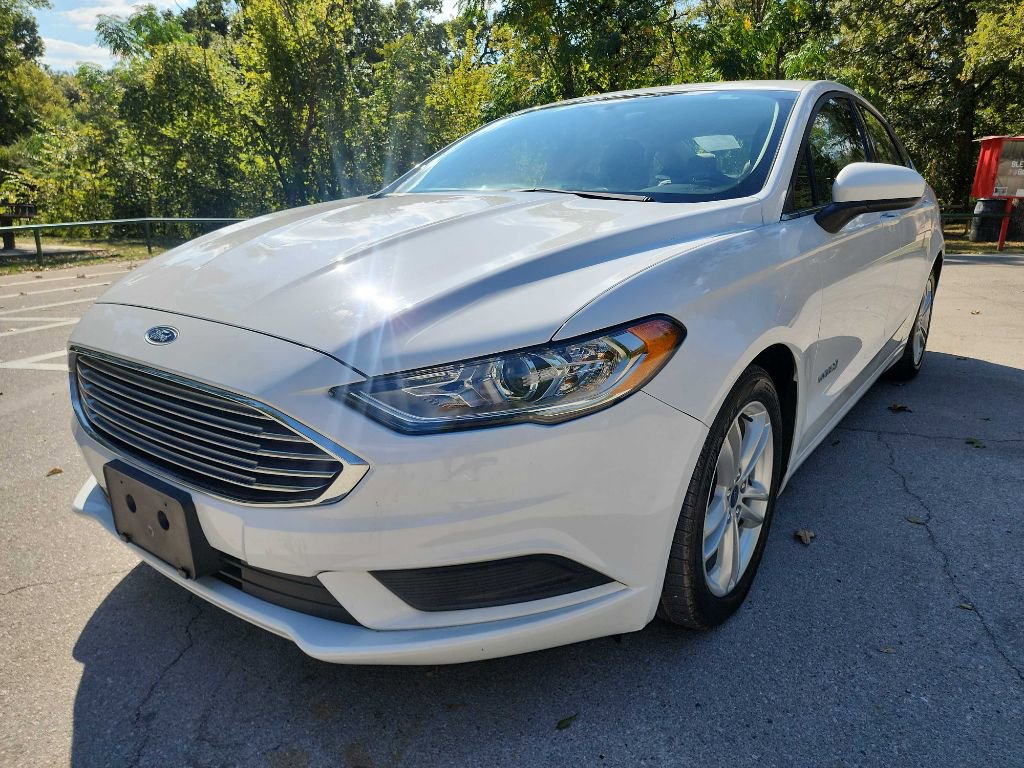 Used 2018 Ford Fusion S image 3