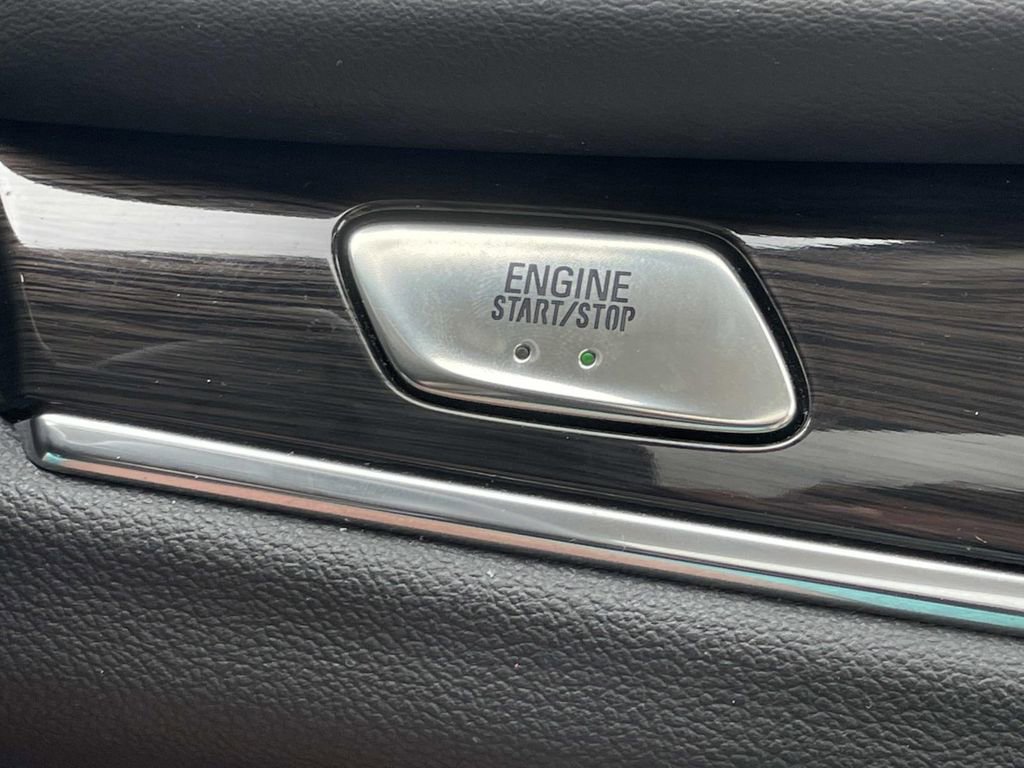 Used 2022 Buick Enclave Essence w/ Experience Buick Package image 27