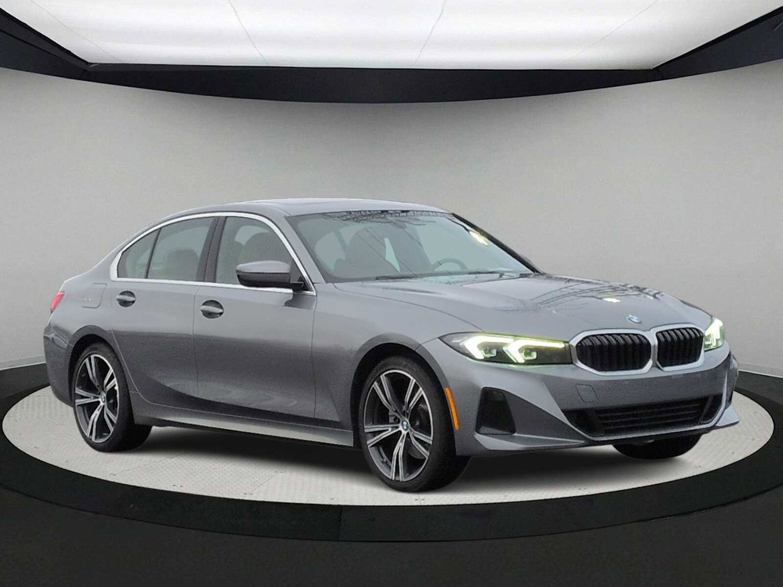 Used 2023 BMW 330i xDrive Sedan w/ Driving Assistance Package image 2