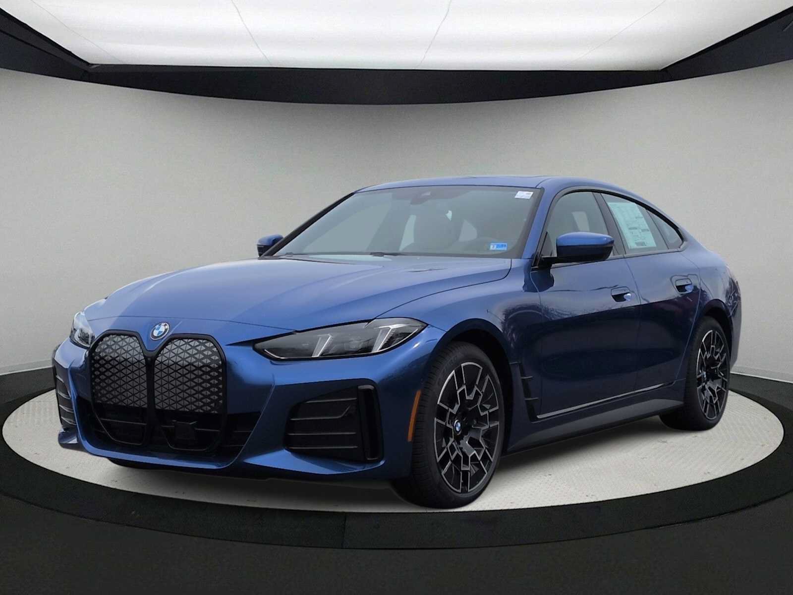 Used 2026 BMW i4 xDrive40i w/ M Sport Package AWD/4WD image 4