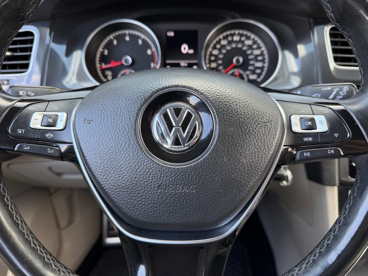 Used 2019 Volkswagen Golf Alltrack S image 19