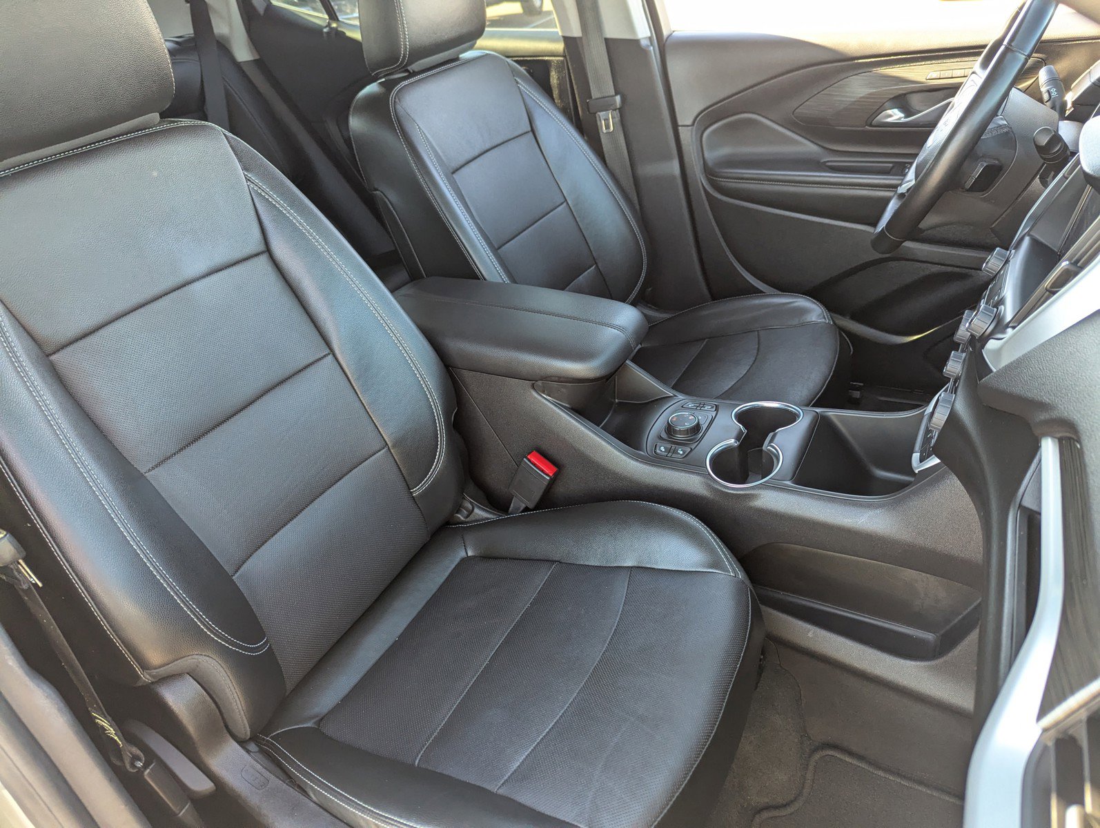 Certified 2024 GMC Terrain SLT image 12