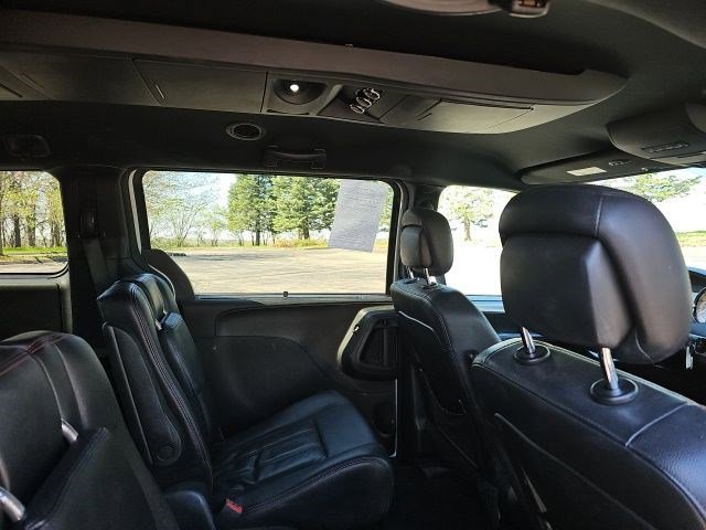 Used 2019 Dodge Grand Caravan GT image 17
