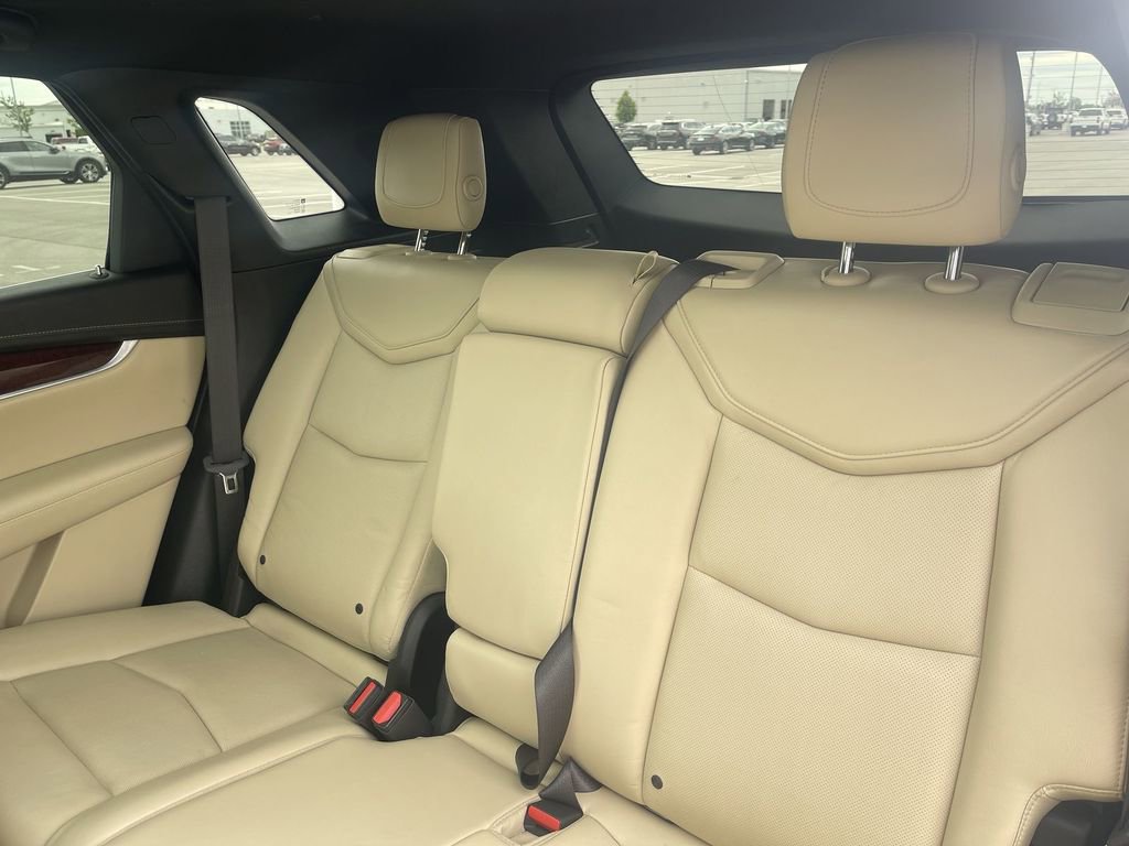 Used 2017 Cadillac XT5 Luxury w/ Driver Awareness Package AWD/4WD image 29