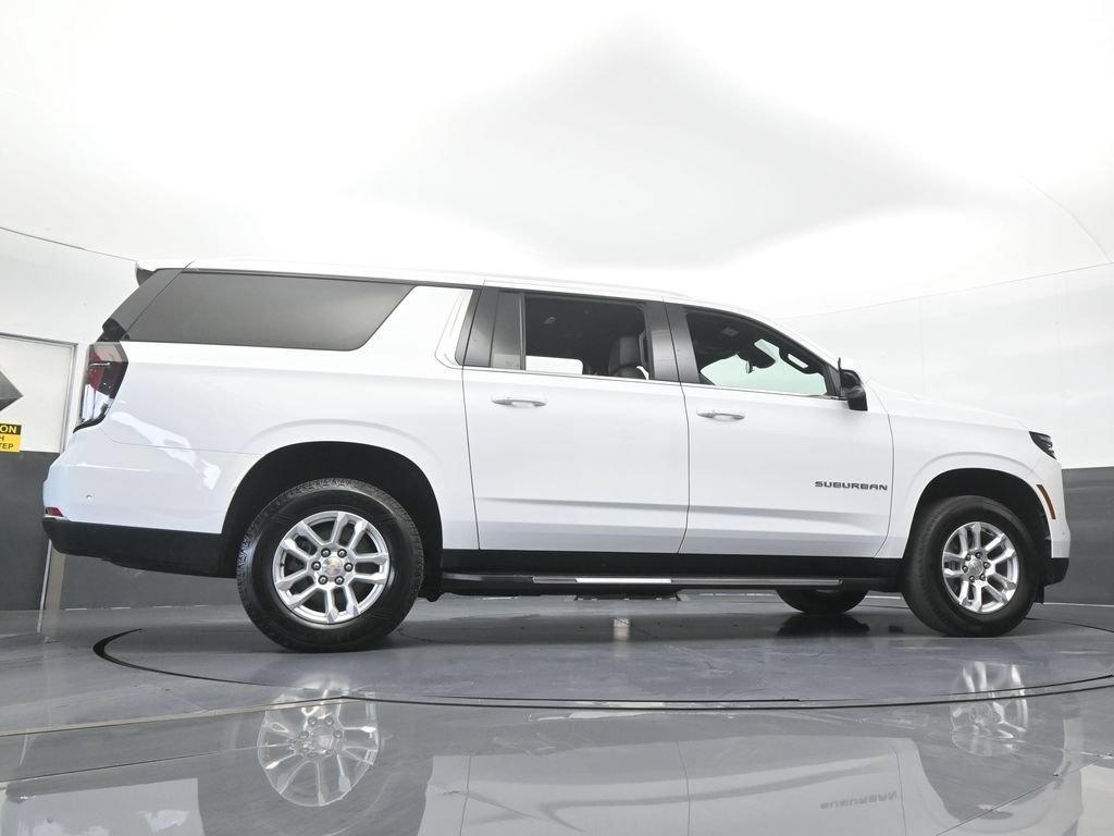 Used 2025 Chevrolet Suburban LT RWD image 68