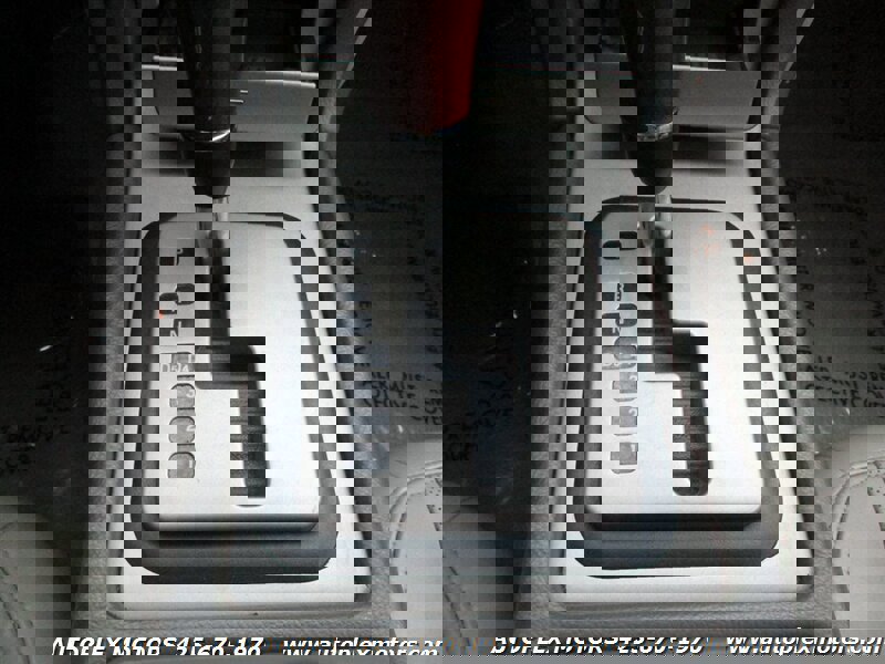 Used 2004 Lincoln LS image 23