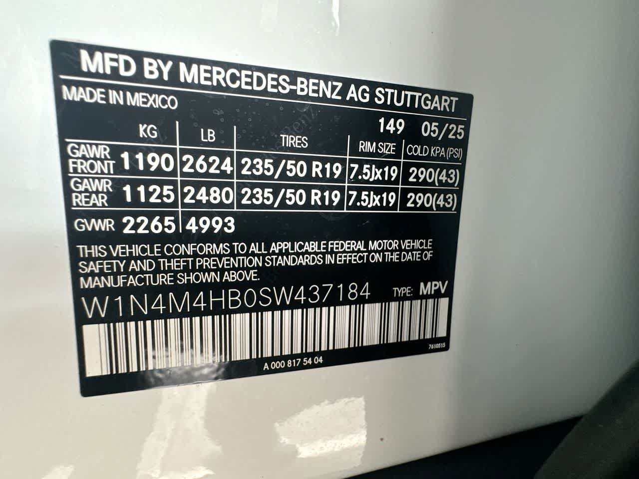 Used 2025 Mercedes-Benz GLB 250 4MATIC w/ Exclusive Package image 29