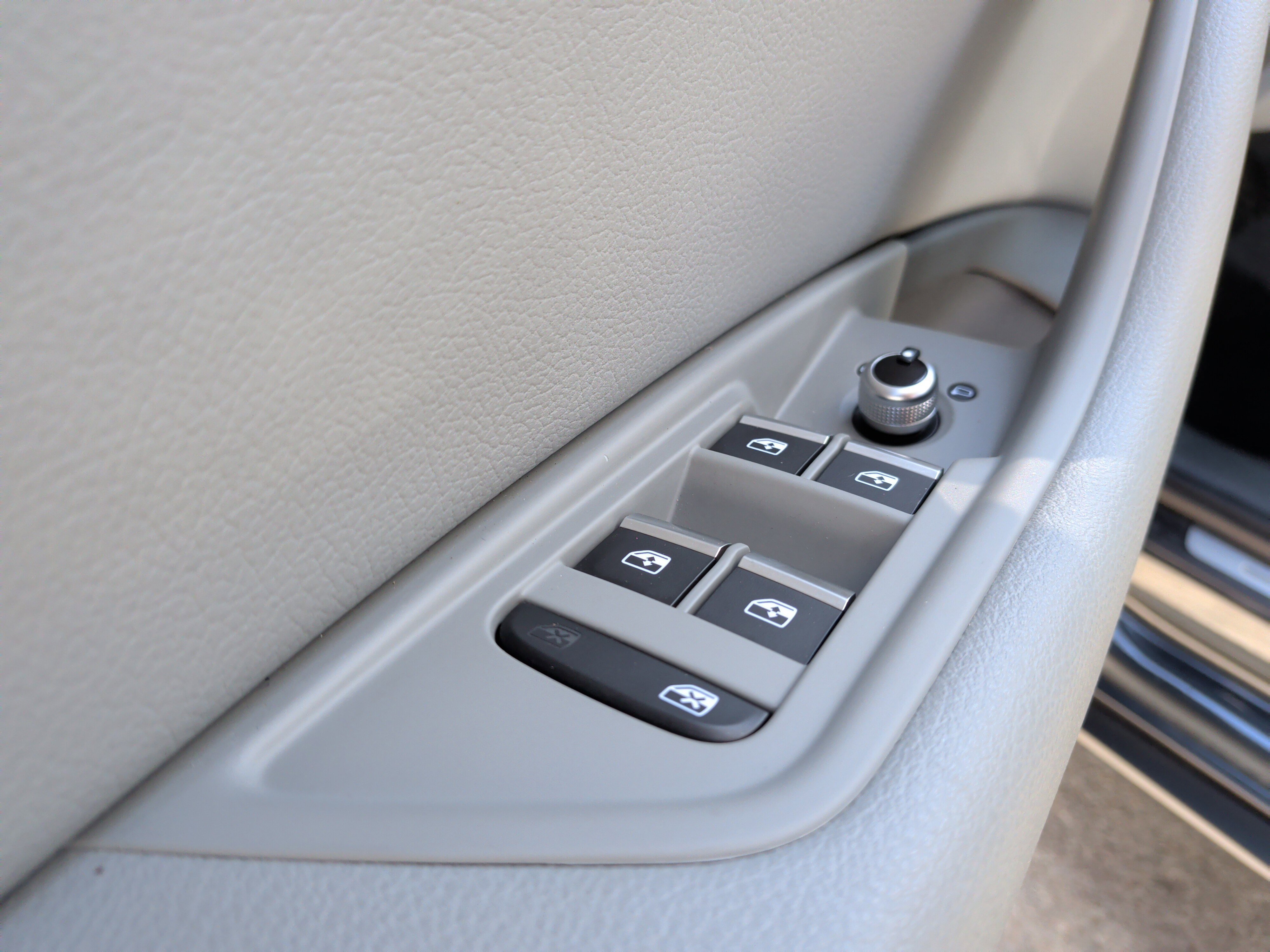 Used 2019 Audi A4 2.0T Premium w/ Convenience Package image 15