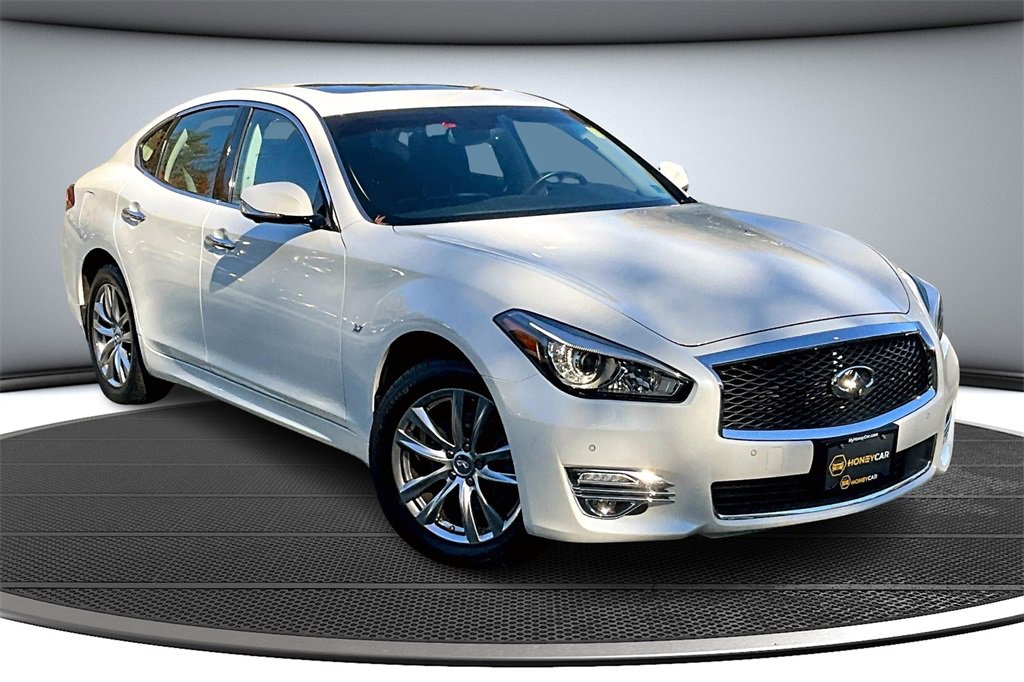Used 2019 INFINITI Q70 Luxe w/ Proactive Package