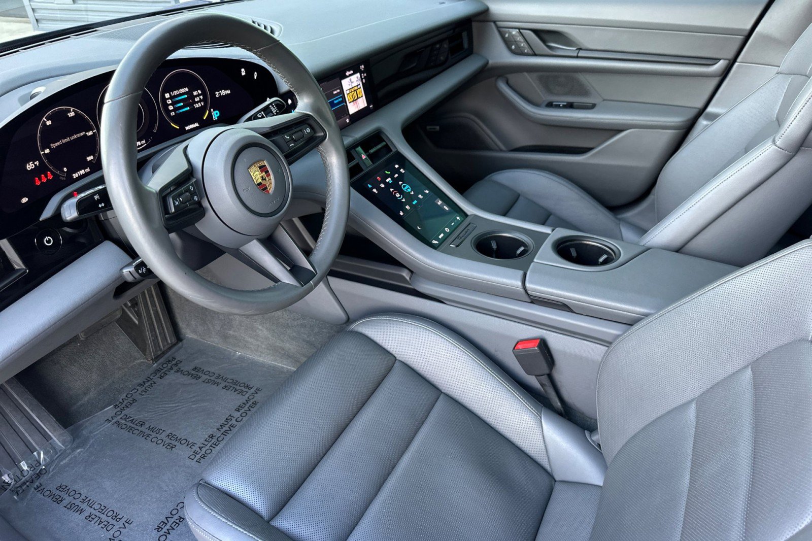 Used 2022 Porsche Taycan image 4