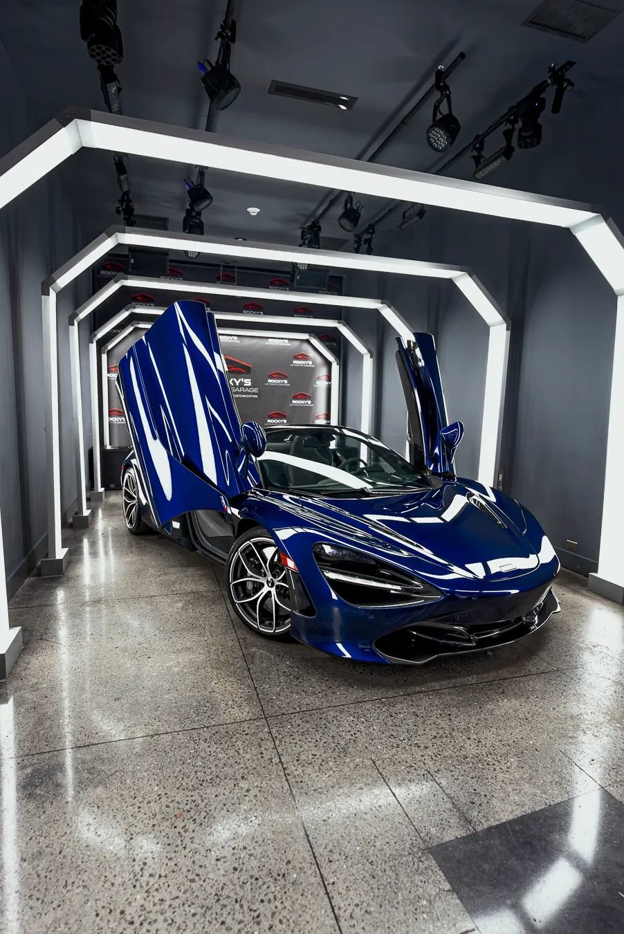 Used 2020 McLaren 720S Spider RWD image 44