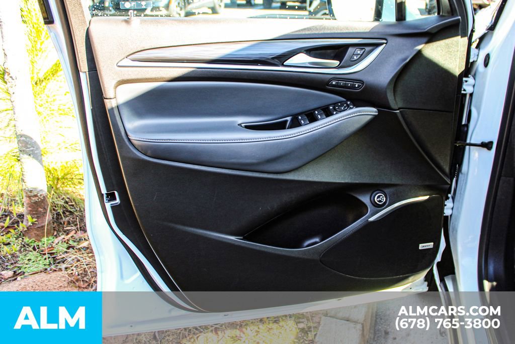 Used 2024 Buick Enclave Premium image 41