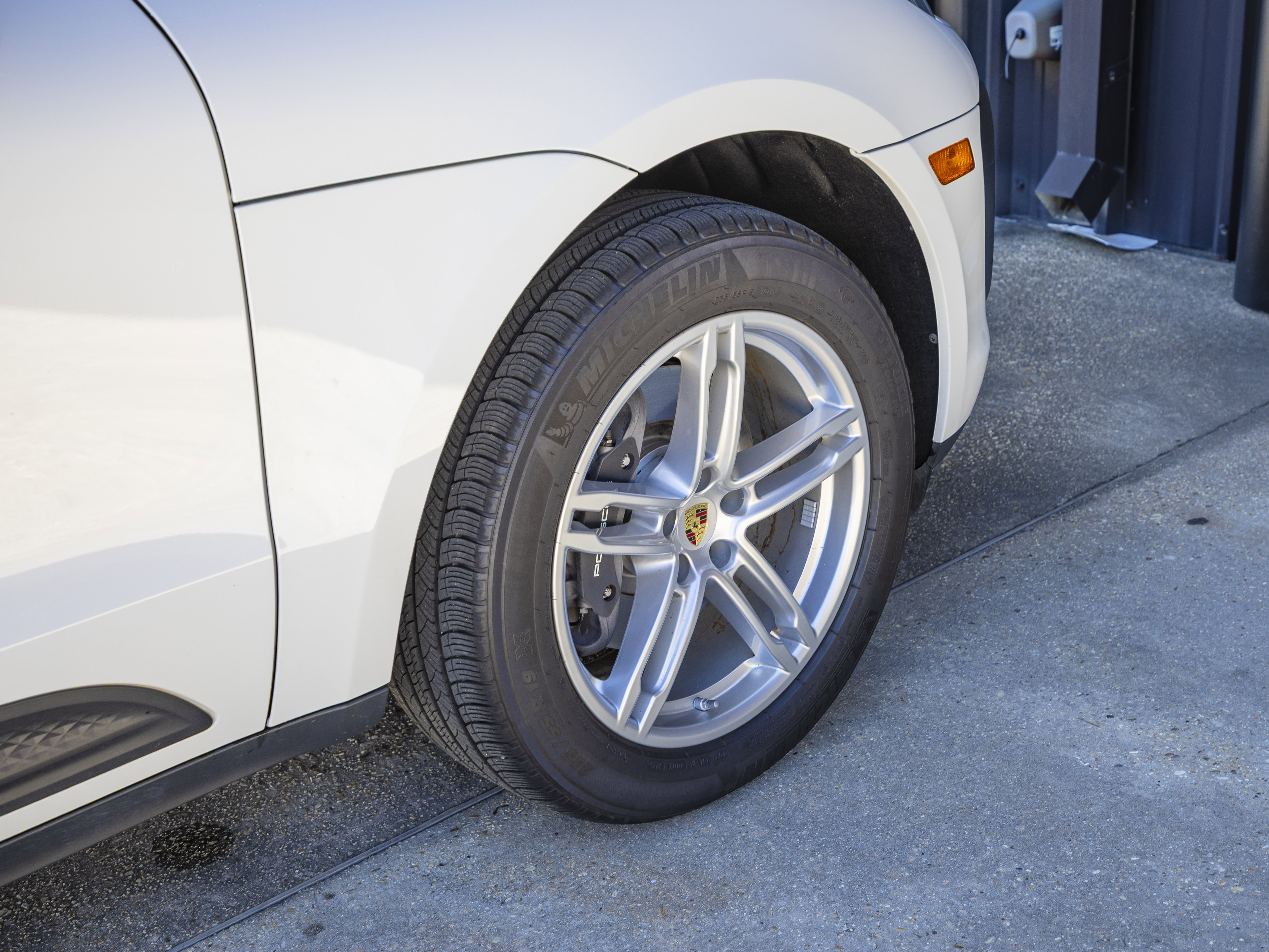 Certified 2025 Porsche Macan image 17